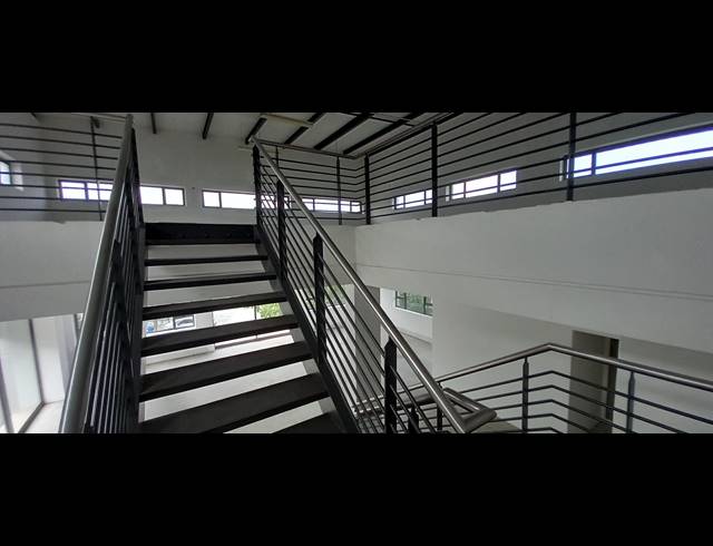 235M² OFFICE TO LET IN BRYANSTON
